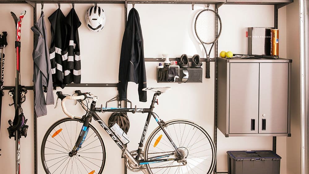 innredning til garasje med garasjeskap og reoler
