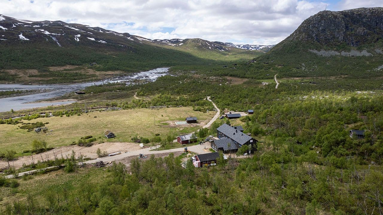 Mogen Turisthytte sett med drone.