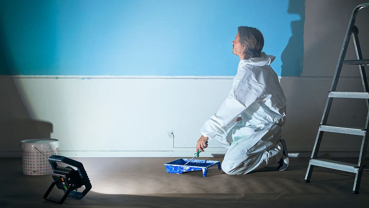 Maler som bruker Mareld Canopus 5000 led arbeidslys.