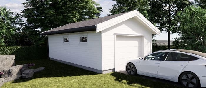 Enkel garasje med saltak og bil foran.