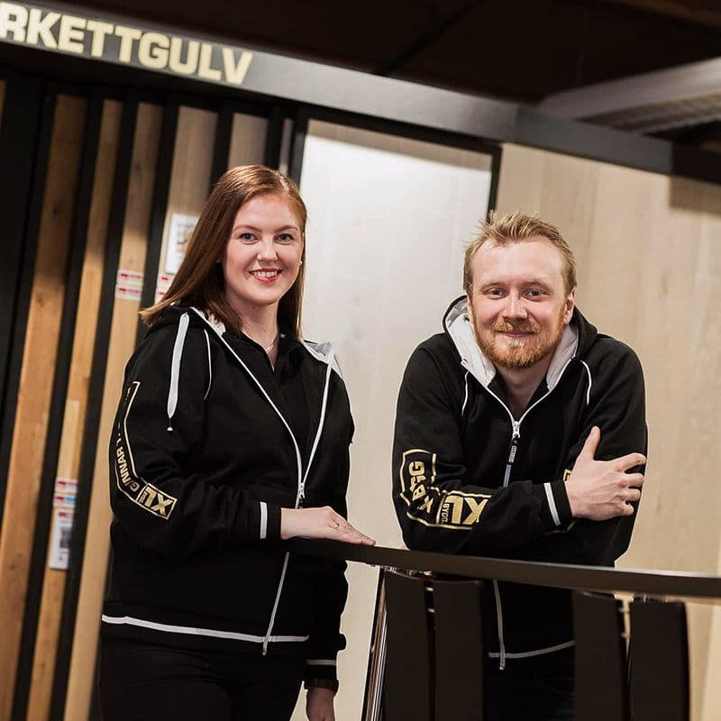 XL-BYGG ansatte som smiler til kamera.