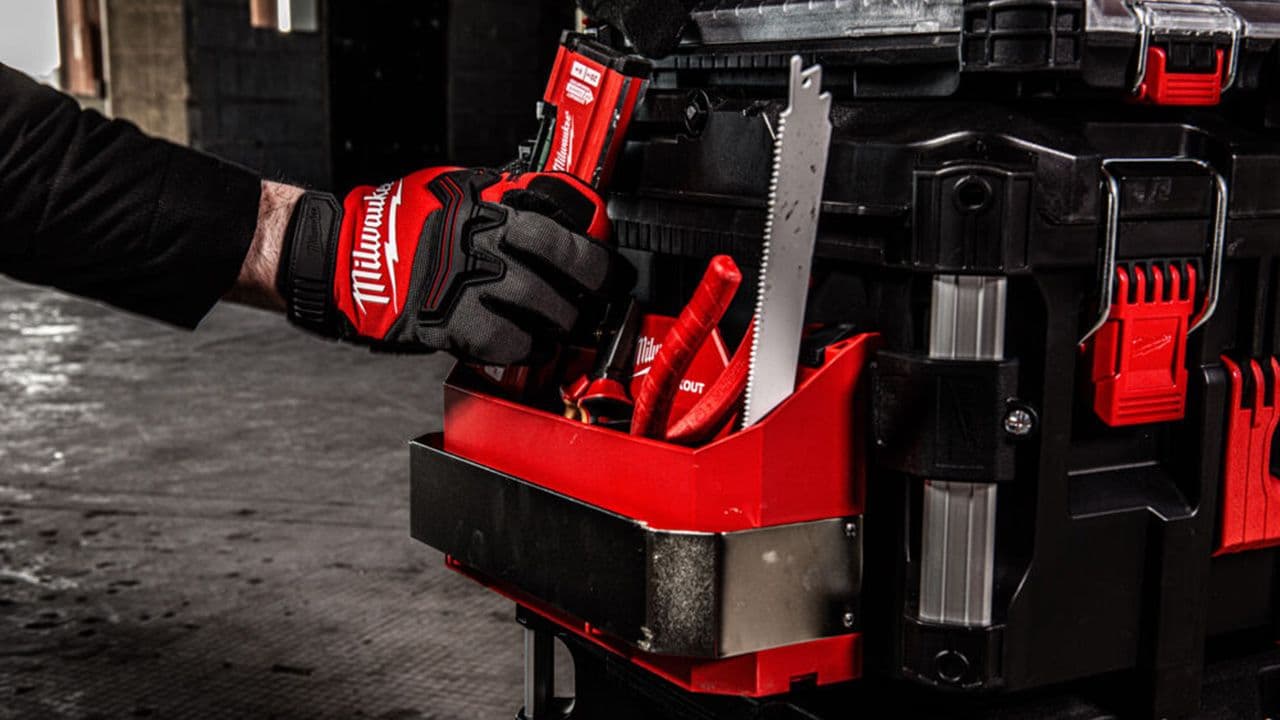 Sideholder til verktøy kasse for orden i verktøy og tilbehør.